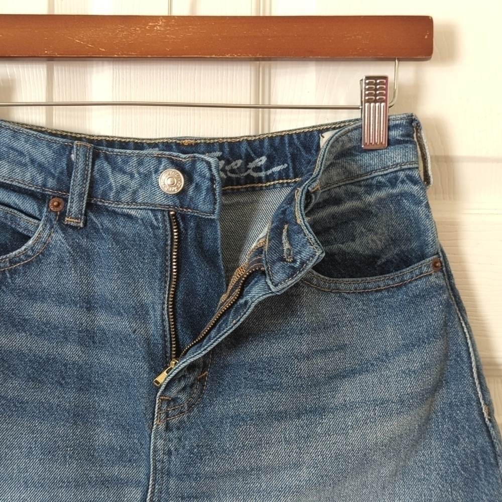 We The Free Bailey Medium Wash High Waisted Frayed Raw Hem Denim Mini Skirt 25 - Picture 3 of 12